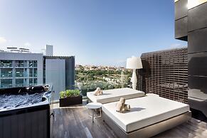 H Hotel