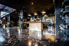 H Hotel