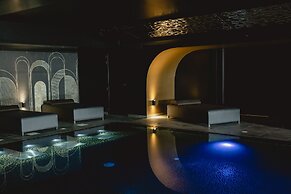H Hotel