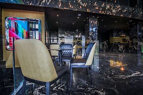 H Hotel