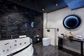 H Hotel