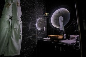 H Hotel