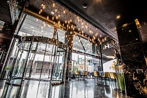 H Hotel