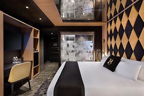 H Hotel