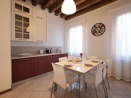Venice Style Apartments