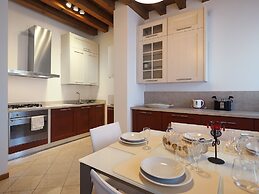 Venice Style Apartments