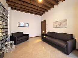 Venice Style Apartments