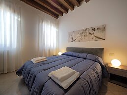 Venice Style Apartments
