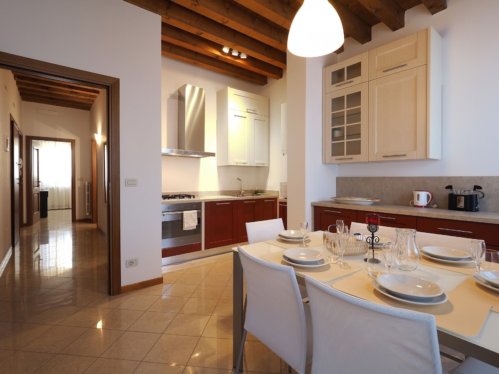 Venice Style Apartments