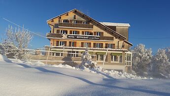 Logis Hôtel Le Gai Pinson