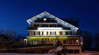 Logis Hôtel Le Gai Pinson