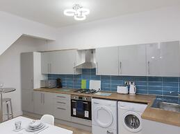 Townhouse Plus @ 40 West St