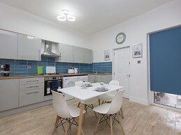 Townhouse Plus @ 40 West St