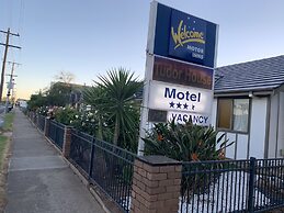 Tudor House Motel