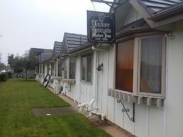 Tudor House Motel