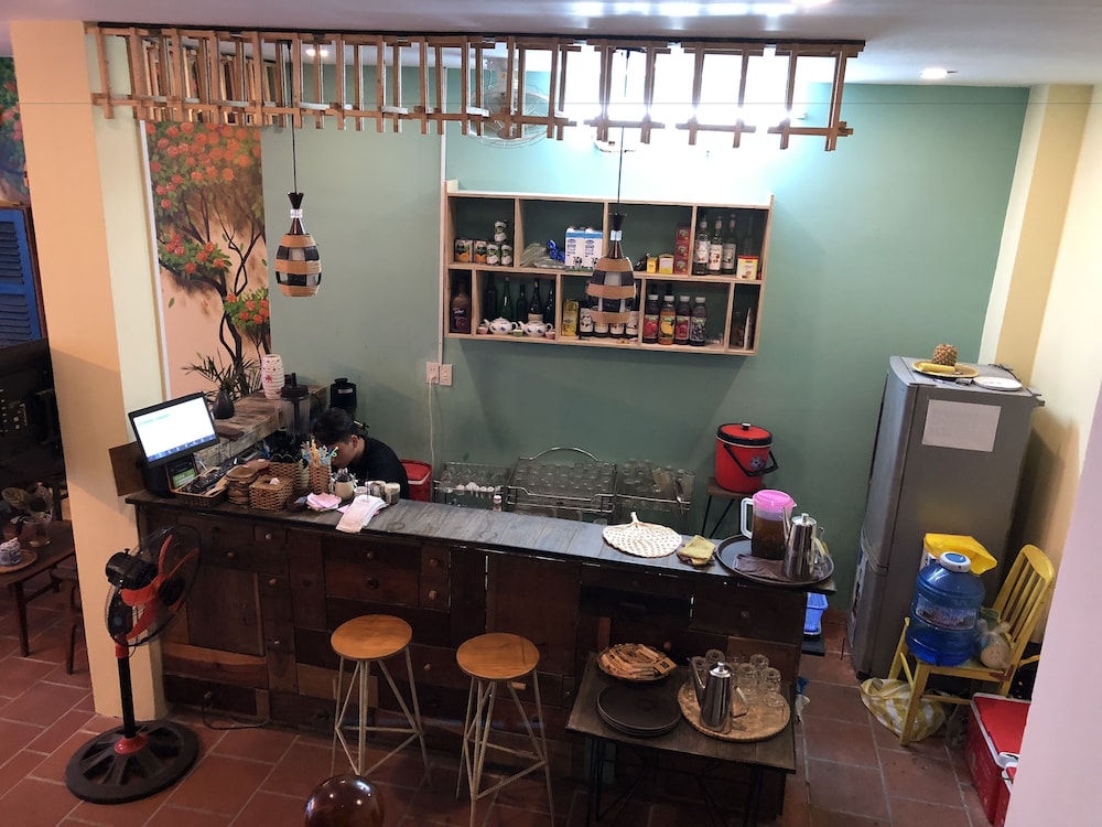 Coffee Shop & Hostel Co Hai
