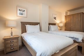 COMIS Hotel & Golf Resort