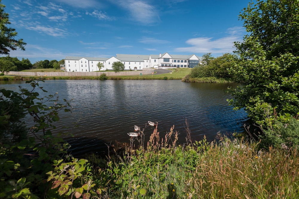 COMIS Hotel & Golf Resort