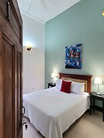 Hotel Class Colonial