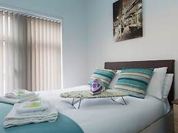 Town House @ Minshull New Road