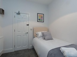 Townhouse @166 Ruskin Rd