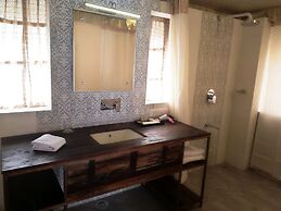 Hotel Chirag