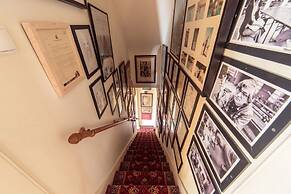 Shepinetree - Pinheira House