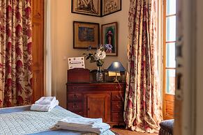 Shepinetree - Pinheira House