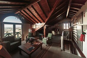 Shepinetree - Pinheira House