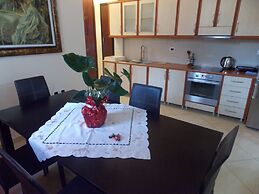 Alfred's Apartments