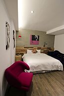 Pinestone Inn