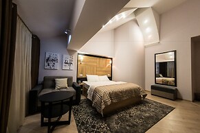 Mon Ami Villa