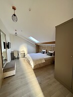 Mon Ami Villa