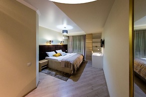 Mon Ami Villa