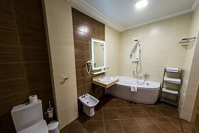 Mon Ami Villa