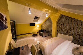 Mon Ami Villa