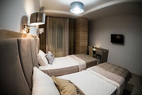 Mon Ami Villa