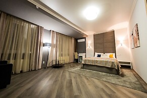 Mon Ami Villa