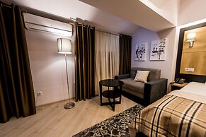 Mon Ami Villa