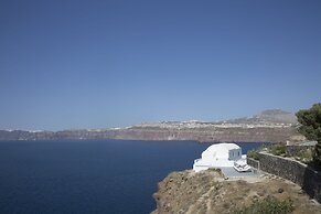 Akrotiri Cove