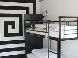Max Hostel