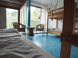 Max Hostel