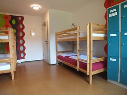 Max Hostel