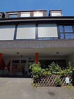 Max Hostel
