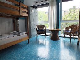 Max Hostel