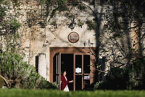Château Latour Segur Suites & Spa