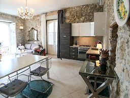 Calarossa beachfront apartment