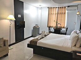 Ninong's Hotel
