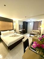 Ninong's Hotel
