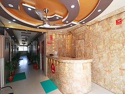 OYO 13234 Hotel Mahak